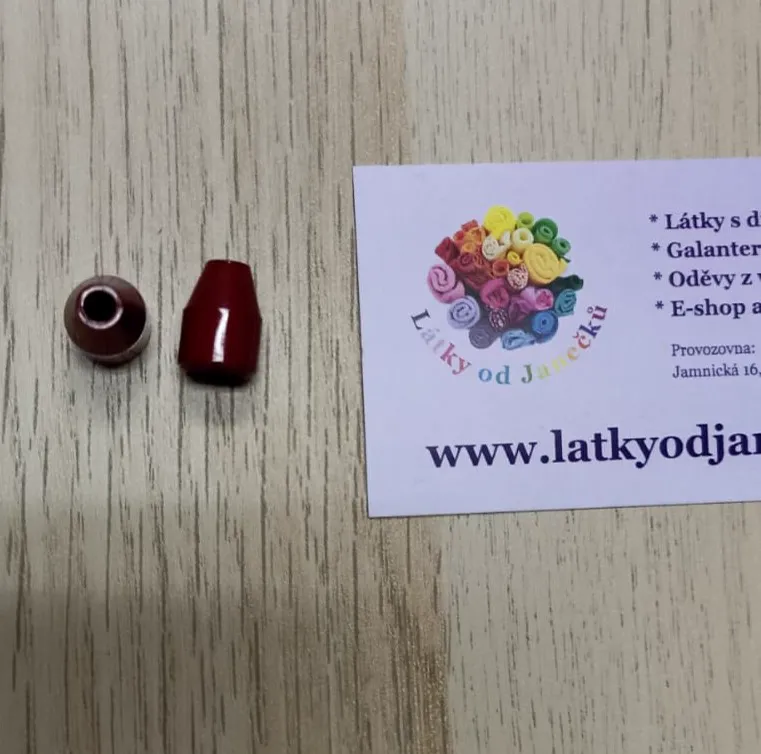 Koncovka plastová / TM. ČERVENÁ